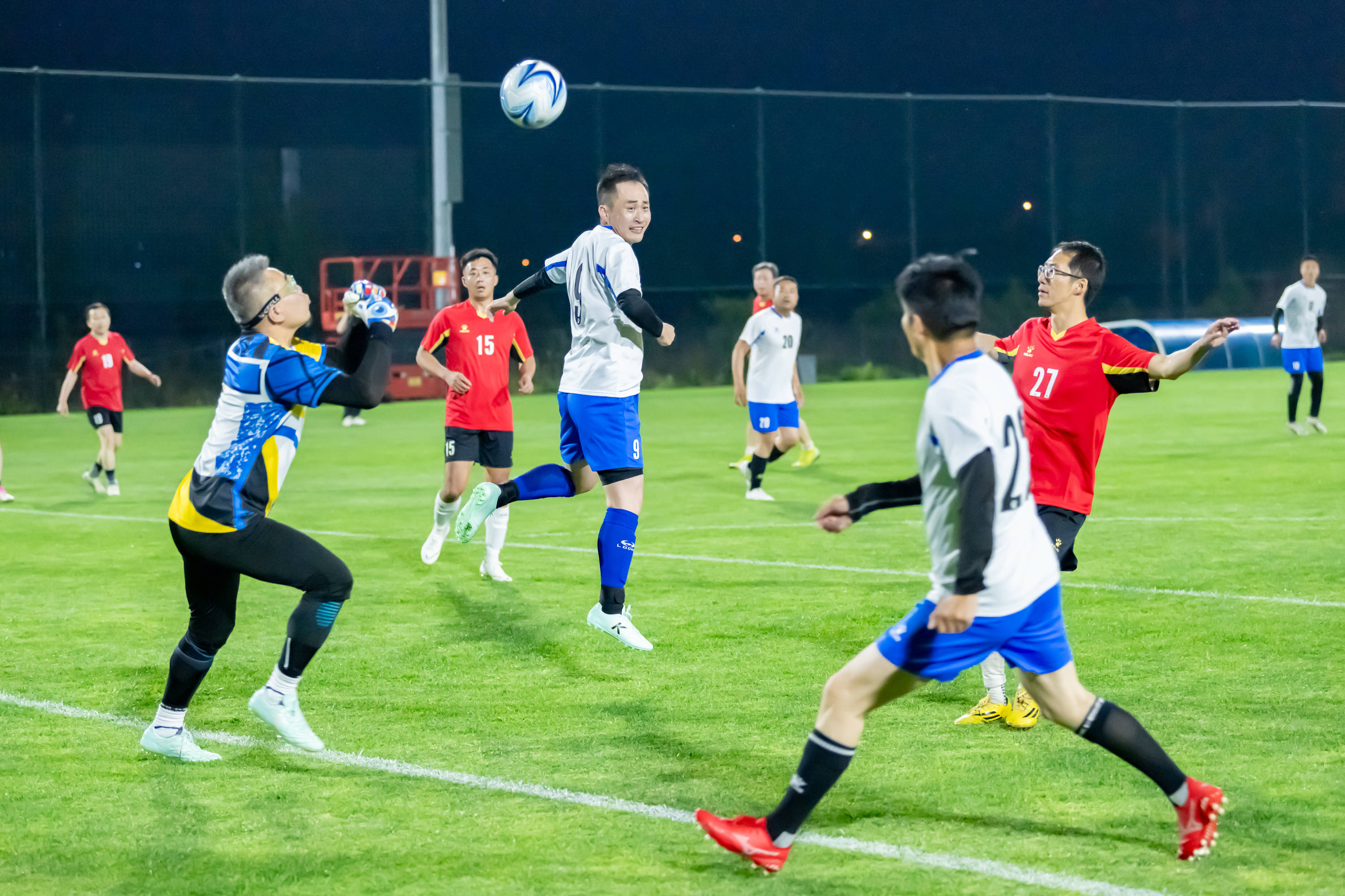 水平不断攀 水平不断攀