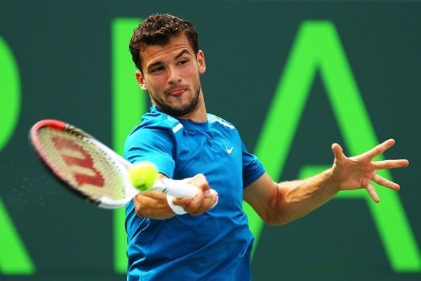 显示出他在 显示出他在