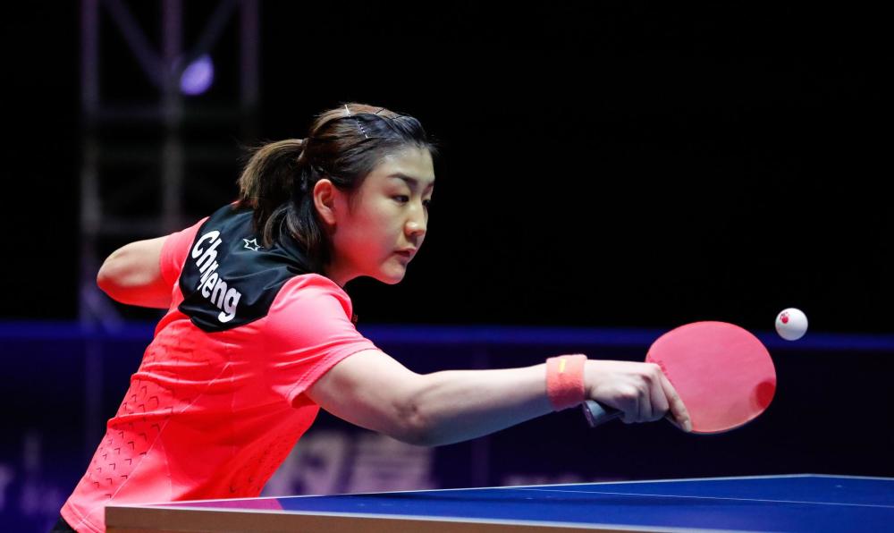 使泰山的右 使泰山的右