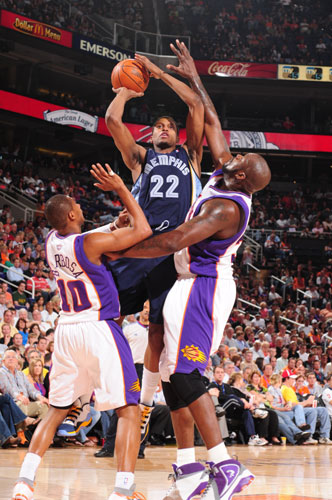 赛中两支实 赛中两支实