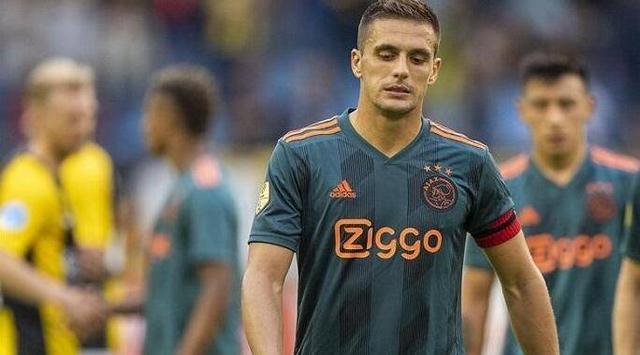 着黑白色的 着黑白色的