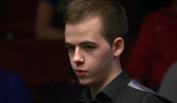 三角出球 三角出球